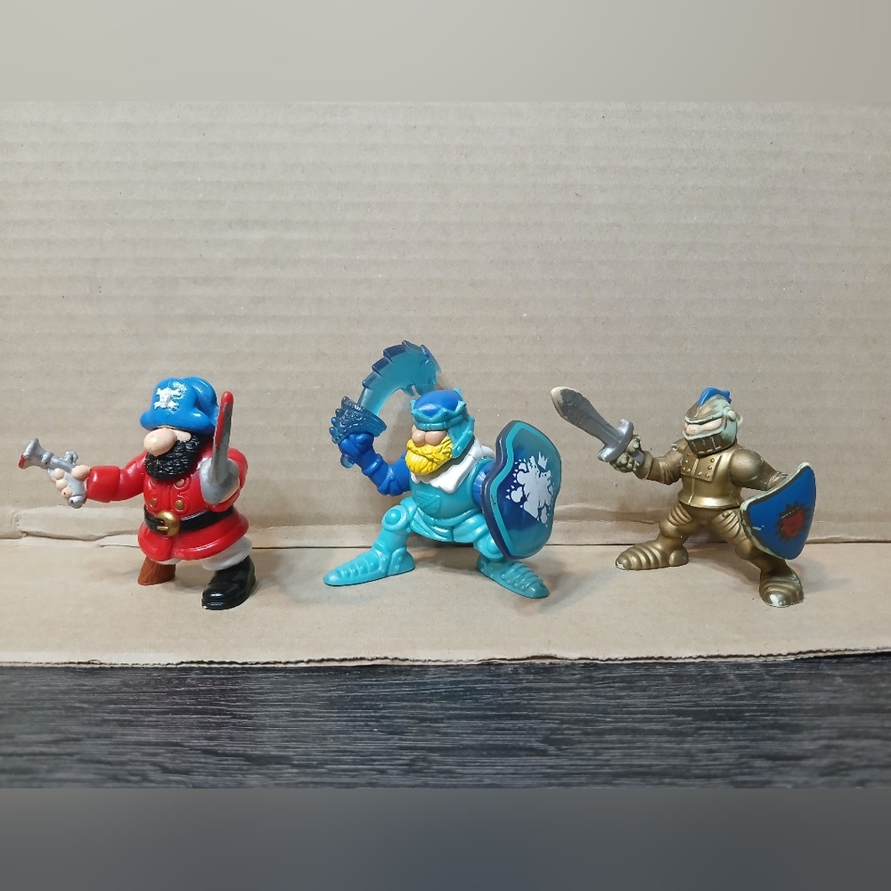 Vintage Lot of 3 Fisher Price Great Adventures Toy Knights Pirates Figures 1990s